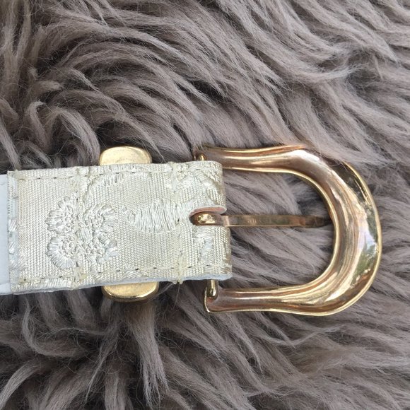 Vintage faux leather floral gold belt - size M/L - Picture 8 of 8